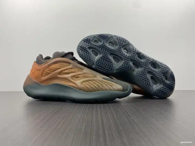 V3 Adidas Copfade Yeezy GY4109 Boost 700 0705